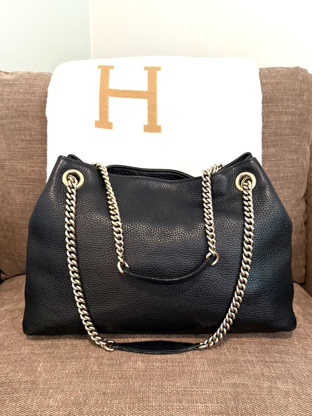 Authentic Gucci Soho shoulder bag black leather gold chain straps medium w box - Picture 10 of 16
